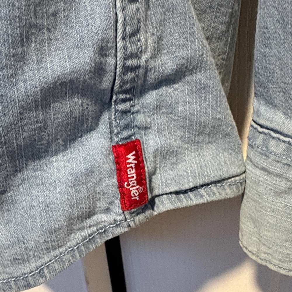 Wrangler Light Blue Denim Snap-Front Western Shirt - Picture 3 of 7